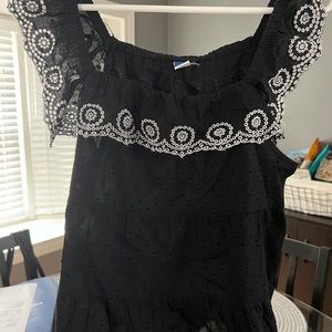 Old navy embroidered top